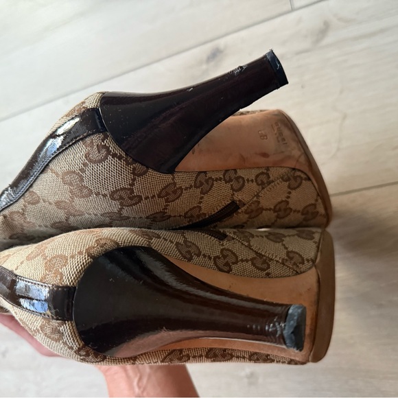 Gucci Beige GG Canvas Monogram Heeled Boots. Size 36 B. Good condition - Picture 7 of 16